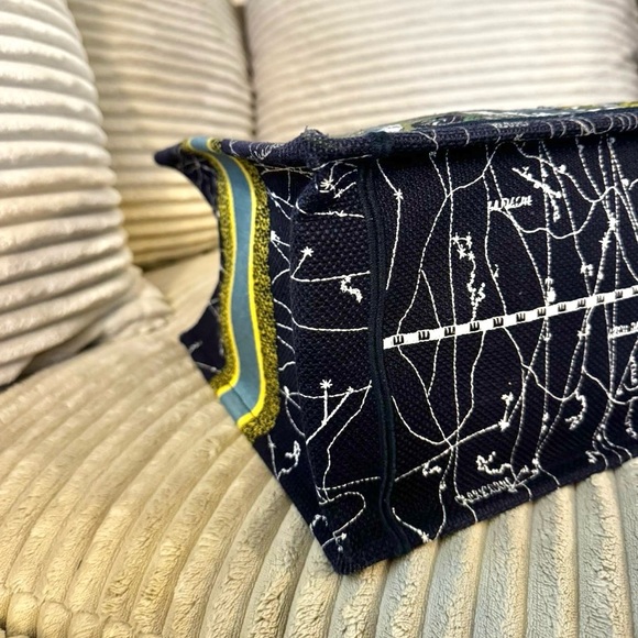 Dior Medium Book Tote - Picture 8 of 11